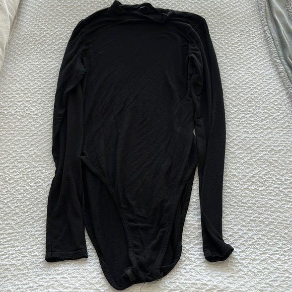 Boohoo Tops - Boohoo black long sleeve bodysuit - size US 6